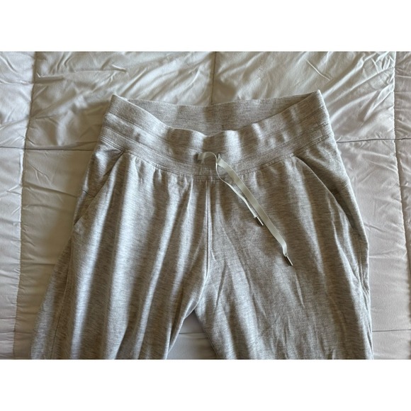 Lululemon Warm Down Jogger Size 4 Soft Touch Heathered Core Ultra Light Grey EUC - Picture 3 of 12